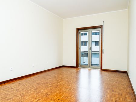 2+1 Bedroom Apartment in Canidelo (Remodeled) - Photo 5