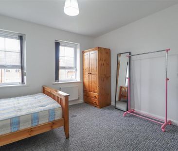 4 bedroom terraced house to rent - Photo 2