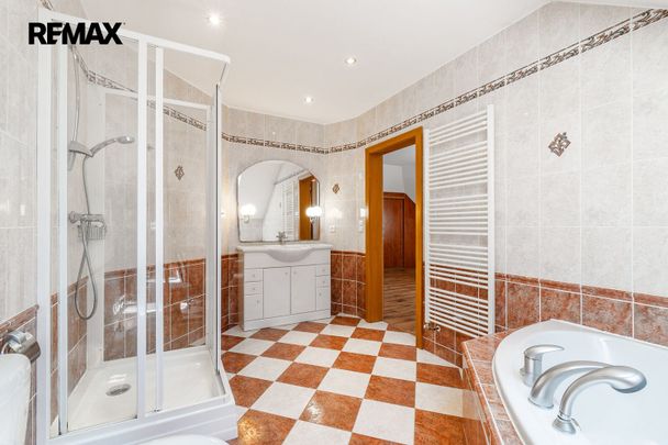 Pronájem domu 280 m² s pozemkem 764 m² - Фото 1
