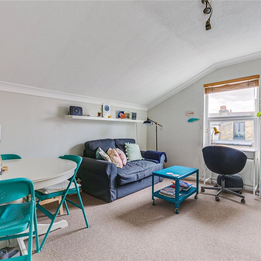 Garratt Terrace, London, SW17, London - Photo 1