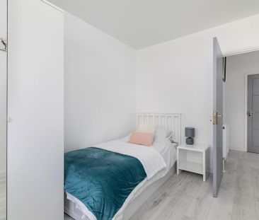 2 bedroom flat to rent - Photo 3