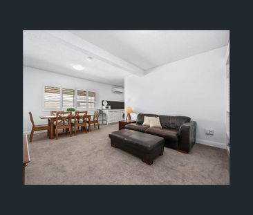 Furnished Apartment in Hamilton - Photo 2