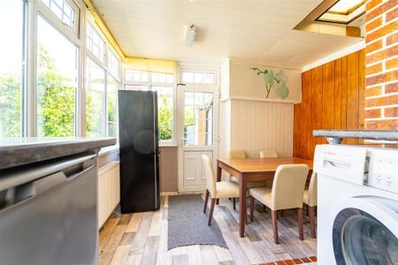 5 bedroom house to rent - Photo 2