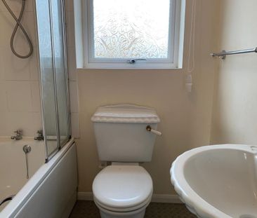 2 bedroom semi-detached house to rent - Photo 4