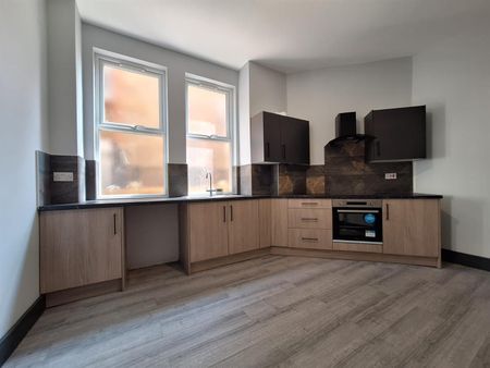 Queen Anne Avenue, Bromley BR2, London - Photo 3