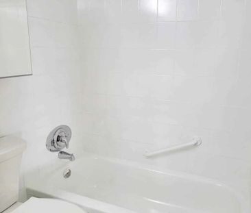 For Lease - 340 Dixon Road Unit# 408, Toronto, Ontario - Photo 2