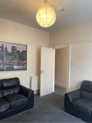 4 bedroom terraced house to rent - Photo 1