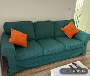 1 bedroom in a house share to rent - Photo 2