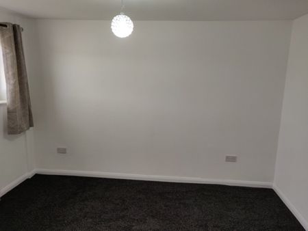 4 Bed Maisonette, Comleypark Street, G31 - Photo 3