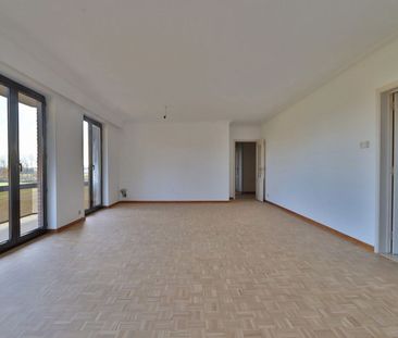 Ruim 3 slaapkamer appartement met fantastisch uitzicht op rustige l... - Foto 1