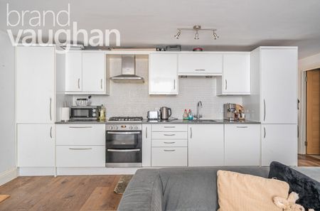 3 bedroom apartment to rent - Photo 3