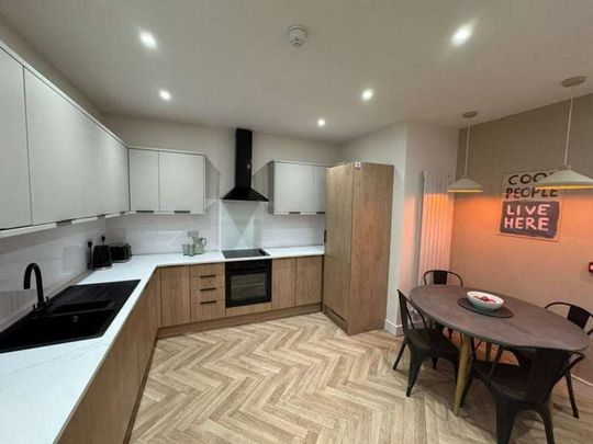 En Suite |Fully Refurbished| 5 Houseshare Bury 🤩 Room 1 - Double Ensuite - Photo 1