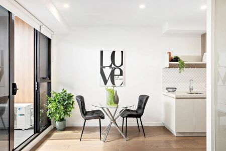 Modern 1-Bedroom Apartment in the Heart of Essendon - Photo 2
