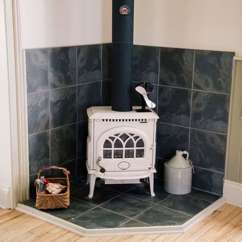 For Lease - 1047 South Big Island Road, Prince Edward County, Ontario - Photo 1