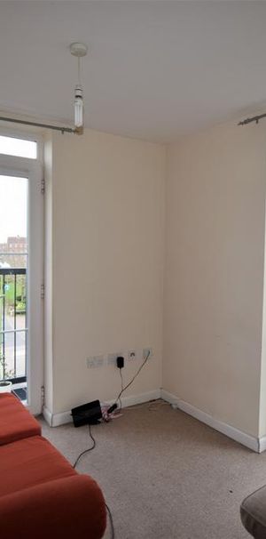 3 bedroom flat to rent - Photo 1