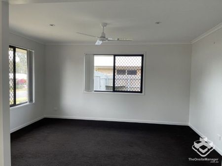 4 Bedroom 2 Bathroom 2 Car House - Photo 2