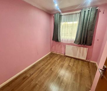 5 bedroom semi-detached house to rent - Photo 3