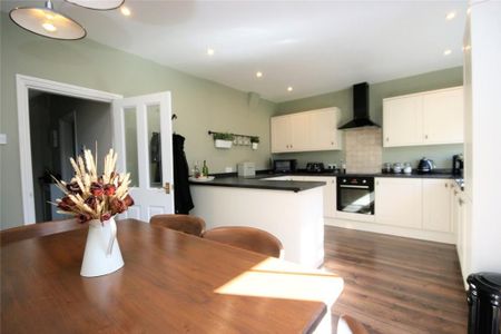 3 bedroom terraced house to rent - Photo 2