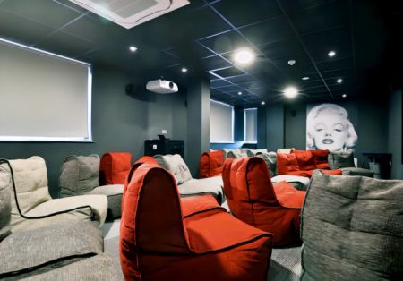 Classic Shared Apartment - Great View - Photo 4