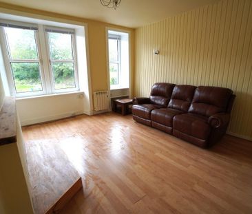 3 bedroom flat to rent - Photo 3
