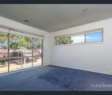 Three Bedroom Townhouse in Prime Location - Photo 5