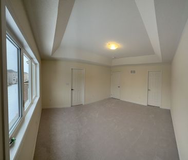 For Lease - 59 Mountainside Crescent, Whitby, Ontario - Photo 4