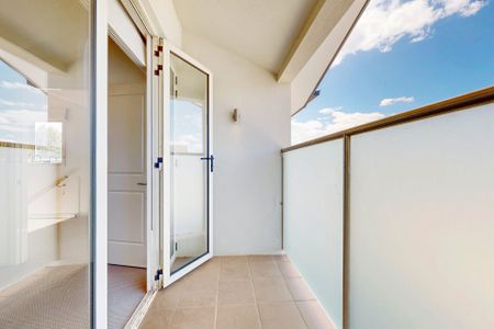 Stunning 4 bedroom home - Photo 4