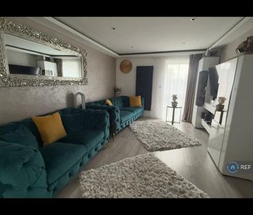 3 bedroom end of terrace house to rent - Photo 1