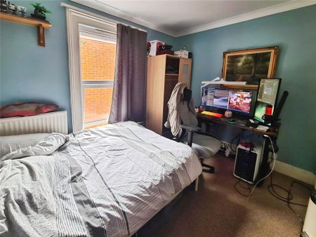 4 bedroom terraced house to rent - Photo 2