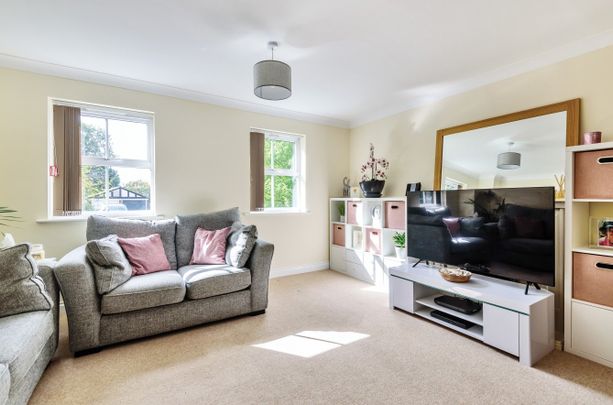 Terraced House to rent - Sparkes Close, Bromley, BR2 - Photo 1