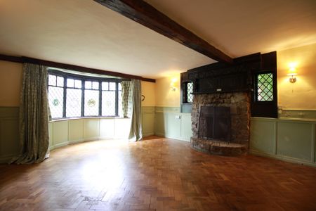 Unique Historic Property for Rent in Great Henny - Photo 4