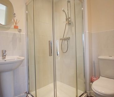 4 bed semi-detached house to rent in Viola Close, Norwich, NR4 - Photo 2