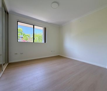 Spacious & Freshly Updated 3-Bedroom Home in Prime Merrylands Locat... - Photo 3