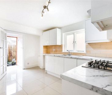 4 bedroom terraced house to rent - Photo 5