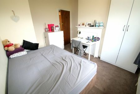 6 Bed - Rokeby Gardens, Headingley, Leeds - Photo 3