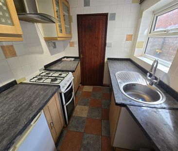 3 bedroom terraced house to rent - Photo 2