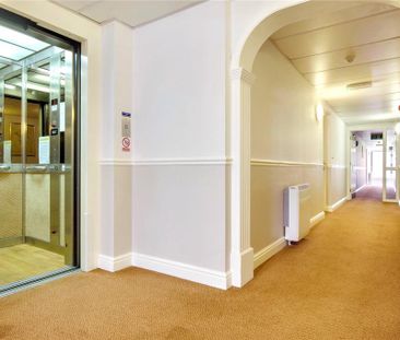 2 bedroom retirement property to rent - Photo 2