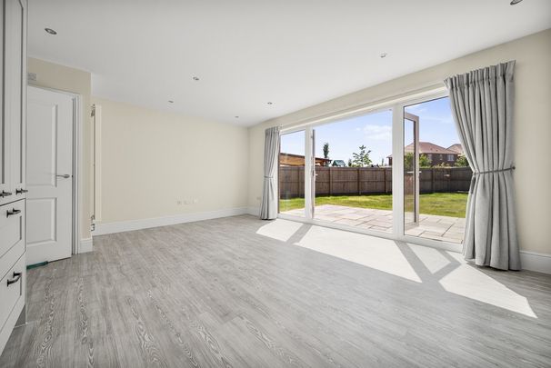 Hesketh Road, Burscough - Photo 1