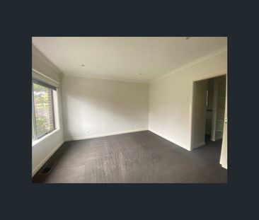 2/10 Braeside Avenue, Ringwood East, Vic 3135 - Photo 2