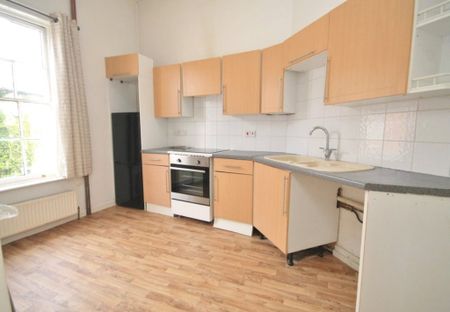 2 Bedroom Flat / Apartment - High Street - Photo 4