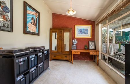 Cozy Home In A Great Location! - Photo 5