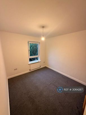 5 bedroom end of terrace house to rent - Photo 1