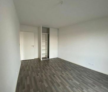 Location Appartement 3 pièces 71m² THOUARE SUR LOIRE 44470 - Photo 3