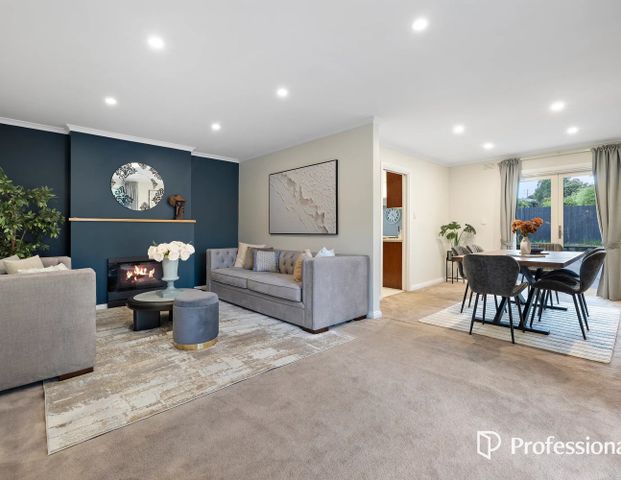 Grand Family Living in the Wantirna College Zone - Photo 1