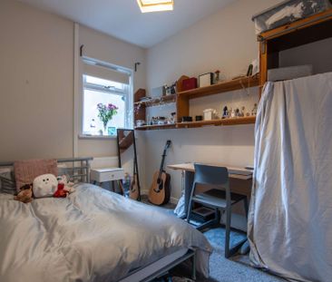 Great location for all universities! - Photo 4