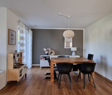 Wunderschöne 4-Zimmer-Erdgeschoss-Wohnung mit Terrasse und kleinem ... - Photo 1
