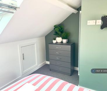 1 bedroom in a house share to rent - Photo 4