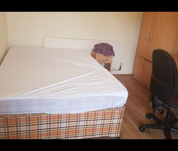 Room in a Shared Flat, Lower Broughton Road, M7 - Photo 5