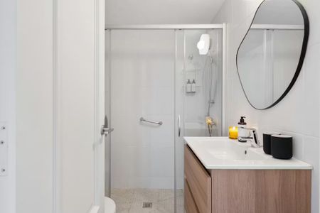 Carrer de Nàpols, Barcelona, Catalonia 08013 - Photo 4