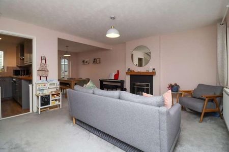 Russet Close, Market Harborough, LE16 - Photo 3